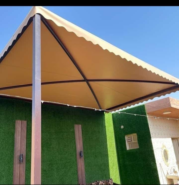 مظلات سيارات الفضول